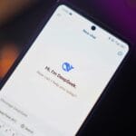 AI w Twojej kieszeni: jak smartfon przewiduje i blokuje cyberataki