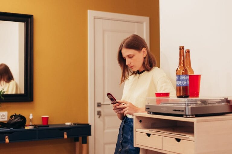 Jak udostępnić sterowanie smart home domownikom bez oddawania pełnego dostępu